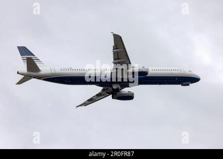 Privilege-Stil Airbus A321-231 (REG: EC-NLJ), Flug KM387 nach Amsterdam für Air Malta. Stockfoto