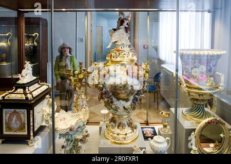 EPieces im historischen Stil, Porzellanmuseum, Meissen, Sachsen, Deutschland Stockfoto