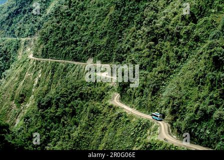 Die Yungas-Straße, Straße des Todes Straße hinunter die Yungas, Tiefland von Beni Region, Bolivien, Südamerika Stockfoto