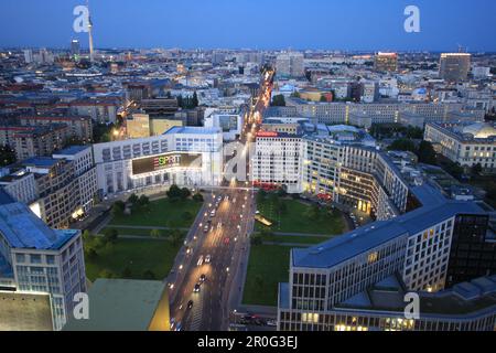 Leipziger Platz am Abend, Berlin, Deutschland Stockfoto