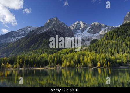 Lake Antholzer See im Herbst, Rieserferner Group, Südtirol, Italien Stockfoto