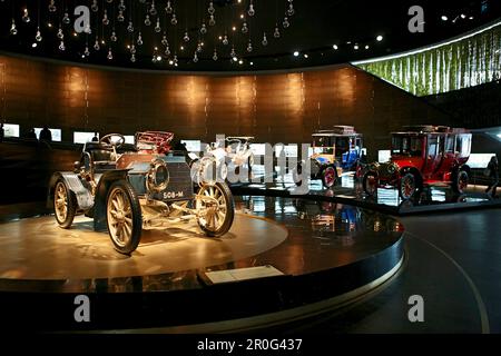 Oldtimer im Mercedes Benz Museum in Bad Cannstadt, Stuttgart, Baden-Württemberg Stockfoto