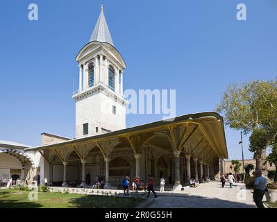 Topkapi-Palast Kaiserrat und Justizturm, Istanbul, Türkei Stockfoto