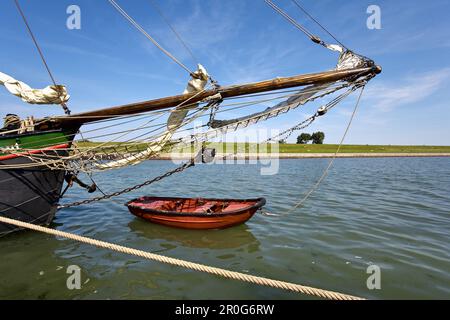 Fischerboot im alten Hafen, Tammensiel, Pellworm Island, Nordfriesische Inseln, Schleswig-Holstein, Deutschland Stockfoto