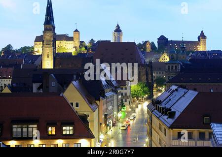 St. Sebaldus-Kirche und Nürnberger Burg am Abend, Nürnberg, Mittelfrankreich, Bayern, Deutschland Stockfoto