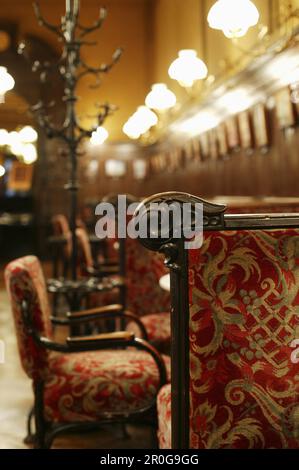 Möbel im Café Sperl, Wien, Österreich Stockfoto