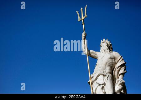 Statue von Neptun, Schloss Nymphenburg Park, München, Bayern, Deutschland Stockfoto