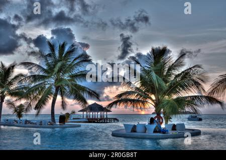 Pool von Maldive Island Kandooma, Malediven, South Male Atoll Stockfoto