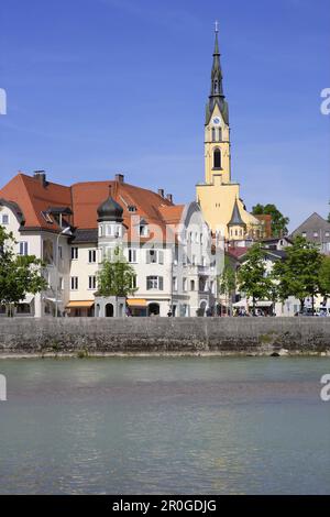 Blick über die Isar in die Altstadt, Bad Toelz, Oberbayern, Bayern, Deutschland Stockfoto