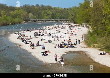 Kiesbank, Flaucher, Isar, München, Bayern, Deutschland Stockfoto