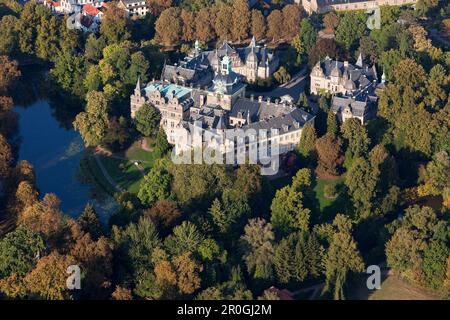 Luftaufnahme von Burg Bueckeburg mit Schlosspark, Bueckeburg, Niedersachsen, Deutschland Stockfoto