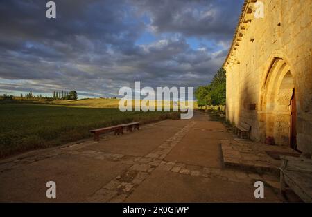 Eremitage Ermita de San Nicolas am Abend, Burgos, Kastilien und Leon, Spanien Stockfoto