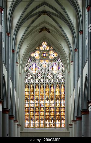 Das Westfenster des Altenberger Doms, ein ehemaliges Zisterzienserkloster, Altenberg, Bergisches Land, Nordrhein-Westfalen, Deutschland, Europa Stockfoto