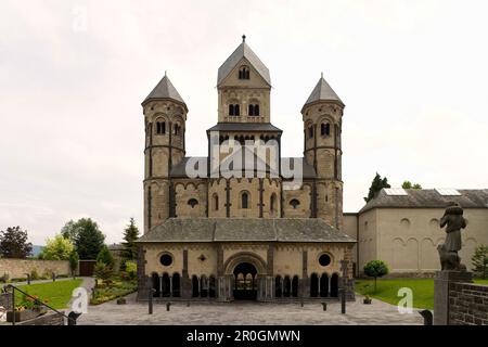 Blick auf die Abtei Maria Laach, Eifel, Rheinland-Pfalz, Deutschland, Europa Stockfoto