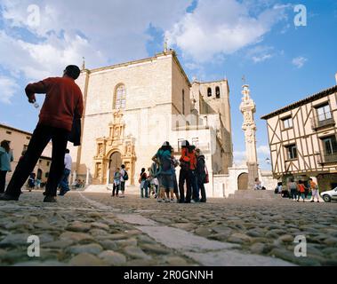 Kirche Santa Ana, Plaza de los Condes de Miranda, Penaranda de Duero, Kastilien und Leon, Spanien Stockfoto