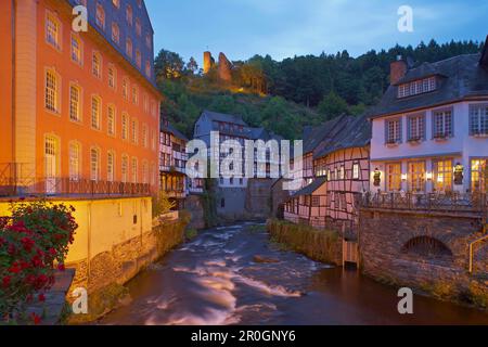 Monschau, Rotes Haus, Fachwerkhaus, Rur, Haller, Eifel, Nordrhein-Westfalen, Deutschland, Europa Stockfoto