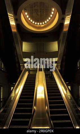 Rolltreppe, U-Bahn-Station Madeleine, Paris, Frankreich Stockfoto