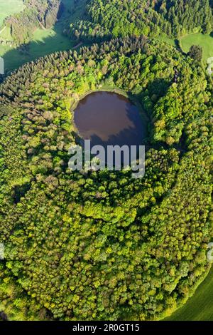 Luftaufnahme der Windsborn Kratersee, Landkreis von Daun, Eifel, Rheinland-Pfalz, Deutschland, Europa Stockfoto