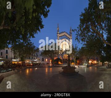 Kirche, Placa Constitucio, Stadtplatz, Soller, Stadt, Serra de Tramuntana, Tramuntana, Mallorca, Balearen, Spanien, Europa Stockfoto