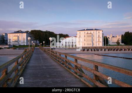 Hotel Heiligendamm im Abendlicht, Ostsee, Mecklenburg Vorpommern, Deutschland, Europa Stockfoto