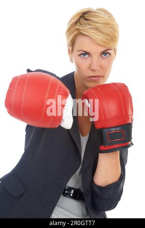 Muschelkampf für ihr Geschäft. Porträt einer jungen Frau mit Boxhandschuhen. Stockfoto