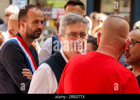 Marseille, Frankreich. 06. Mai 2023. Jean-Luc Mélenchon (C), Parteiführer „La France Insoumise“ (LFI), ist während des „Marschs der Wut“ in Marseille zu sehen. Mehrere Gewerkschaften und linke Parteien haben einen "Marsch der Wut" in Marseille gefordert, der darum ersuchen soll, in würde zu leben, zu arbeiten und zu altern. Kredit: SOPA Images Limited/Alamy Live News Stockfoto