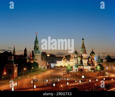 Blick vom Hotel über Moskva auf Basilius-Kathedrale, Roten Platz und Kreml, Moskau, Russland, Europa Stockfoto