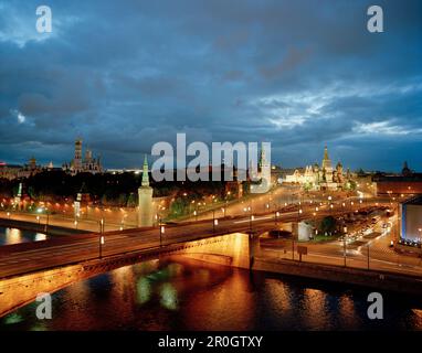 Blick vom Hotel über die Moskva auf die St. Basilius-Kathedrale, Roter Platz und Kreml, Moskau, Russland, Europa Stockfoto