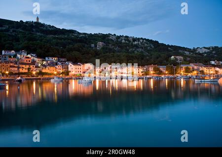 Blick auf die Stadt Baska am Abend, Kvarner Golf, Krk Island, Istrien, Kroatien, Europa Stockfoto