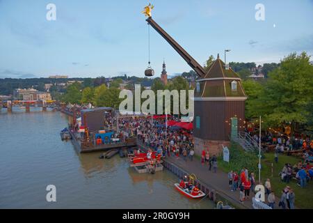 Saarspektakel am Saarufer, Blick auf Saarkran, Burgkirche und Bühne, Saarbrücken, Saarland, Deutschland, Europa Stockfoto