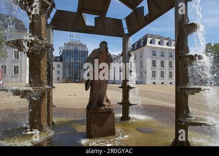 Schloss und Brunnen mit Statue am Schlossplatz, Saarbrücken, Saarland, Deutschland, Europa Stockfoto