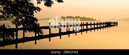 Badesteg am Woerthsee, Schlagenhofen, Inning, Oberbayern, Deutschland Stockfoto