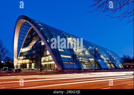 Moderne Architektur, Berliner Bogen in der Nacht, Hamburg, Deutschland Stockfoto