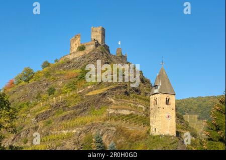 Schloss Niederburg mit römischem Glockenturm, Kobern-Gondorf, Rheinland-Pfalz, Deutschland, Europa Stockfoto