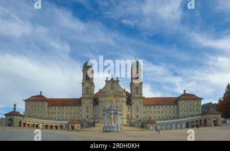 Einsiedeln-Abtei mit Lady Fountain, Einsiedeln, Kanton Schwyz, Schweiz Stockfoto