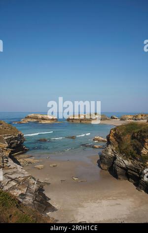 Playa de Islas, Praia das Illas, Strand der Inseln, Strand, Atlantik, in der Nähe von Ribadeo, Camino de la Costa, Camino del Norte, Küstenstraße, Weg o Stockfoto