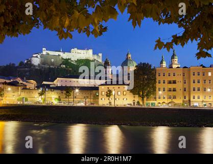 Blick über die Salzach in Richtung Festung Hohensalzburg, Salzburg, Österreich Stockfoto