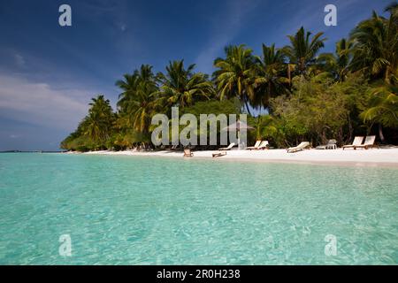 Strand der Insel Kurumba im Sonnenlicht, Nordmännliches Atoll, Indischer Ozean, Malediven Stockfoto