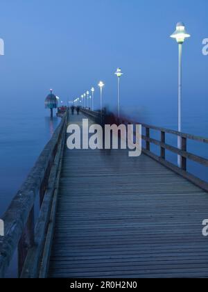 Pier in Zinnowitz im Abend, Insel Usedom, Mecklenburg Western Pomerania, Deutschland, Europa Stockfoto