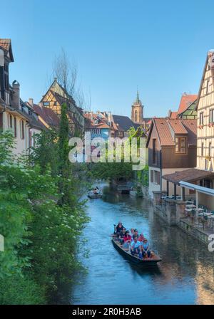 Touristen in Booten auf dem Lauch Fluss, klein-Venedig, Colmar, Elsass, Frankreich, Europa Stockfoto