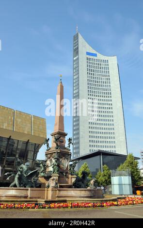 City-Hochhaus mit Gewandhaus und Brunnen am Augustusplatz, Leipzig, Sachsen, Deutschland, Europa Stockfoto