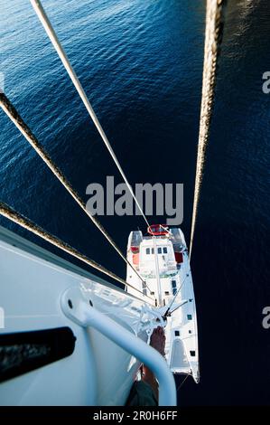 Wenige vom Mast eines Katatamarans in der karibik Stockfoto