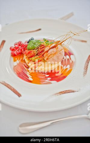 Creme Brulee mit Obst, Luganer See, Lugano, Tessin, Schweiz Stockfoto