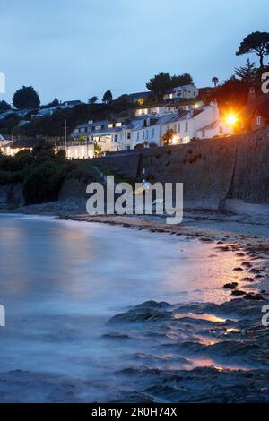 Blick auf das Hotel bei Nacht, St. Mawes, Cornwall, Großbritannien Stockfoto