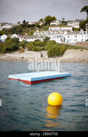 Ponton of Hotel, Blick auf St. Mawes, Cornwall, Großbritannien Stockfoto