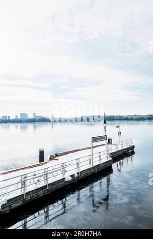 Winteratmosphäre an der Außssenalster Hamburg Stockfoto