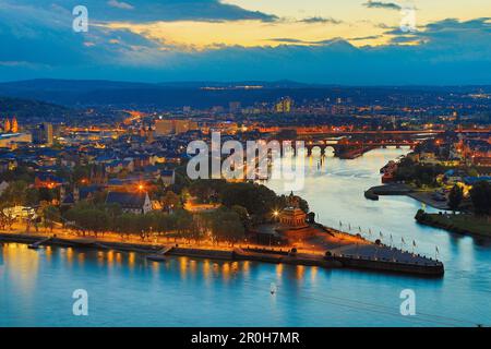 Blick von Festung Ehrenbreitstein auf den Deutschen Eck, Koblenz, Rhein-Mosel-Zusammenfluss, Rheinland-Pfalz, Deutschland, Europa Stockfoto