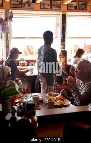 USA, California, Malibu, die Menschen haben das Frühstück im Paradise Cove Beach Cafe Paradise Cove Stockfoto
