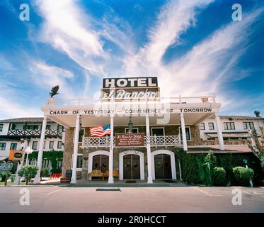 USA, New Mexiko, Fassade des Hotel El Rancho, Gallup Stockfoto