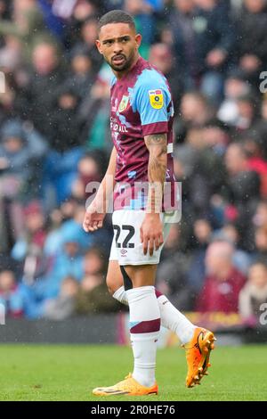 Vitinho #22 of Burnley während des Sky Bet Championship-Spiels Burnley vs Cardiff City im Turf Moor, Burnley, Großbritannien, 8. Mai 2023 (Foto: Steve Flynn/News Images) Stockfoto